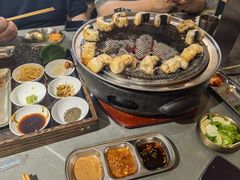 -围炉肉舍•炭烤活鳗•丹东海鲜烤肉(步行街店)