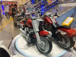 -乐高品牌旗舰店(人民广场店)