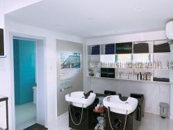 -黑奥秘脱发白发中心