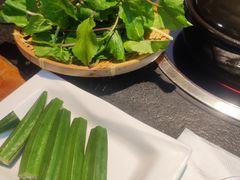 -大匠工房古船木艺术餐厅·猪肚鸡专门店(长白仙岛店)