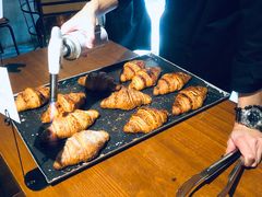 海盐焦糖牛角包-来回·咖啡(天河南店)