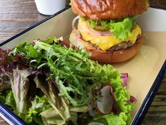 招牌澳洲牛肉汉堡-MIKAKU(万达广场上海宝山店)