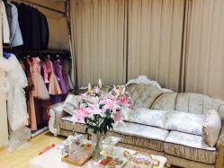 -觅白婚纱礼服馆
