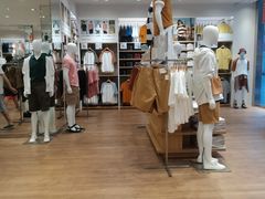 -优衣库(重庆星光时代广场店)