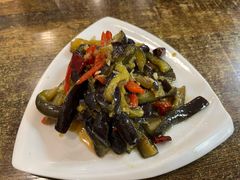 蒜泥茄子-老钟家烤羊排·敦伊阁清真餐厅胡羊焖饼