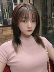 -天下皇剪新潇洒美容美发