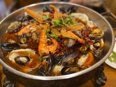 -老东镇啤酒屋海鲜加工·蒸汽海鲜·海鲜烧烤(台东店)