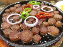 铁板米肠-乡村馕坑肉·烧烤·新疆菜·本地人更爱吃(阿勒泰首店)