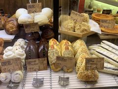 淡忌廉鲜奶面包-PAPER STONE BAKERY(天环店)