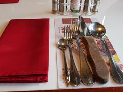 餐具摆设-爱丽丝牛排西餐厅(光谷步行街店)