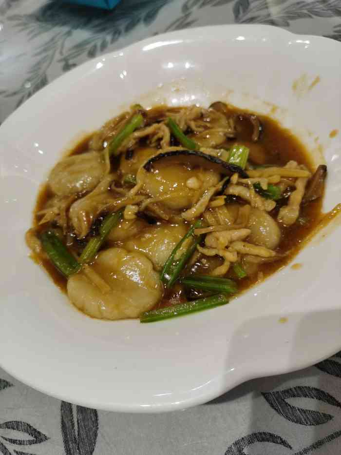 八闽食府(福建大厦店)-"环境不错,服务也很细致,六个人花了一千多.