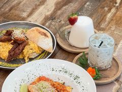 -FLOVIE FLORIST CAFE