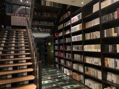 -钟书阁(群光广场店)