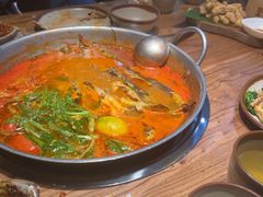 -野山舂·贵州现舂酸汤火锅(鸿通城店)