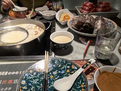 -尚尚仙·酸汤猪手·猪肚鸡火锅(华联万柳购物中心店)