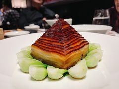 金牌扣肉配玉米饼-杭州西子湖四季酒店·金沙厅