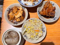-红猪卤肉饭(大西洋美食城店)