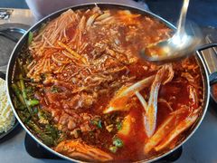 部队锅-MI WU FACTORY米屋美食工厂餐厅(绿地店)