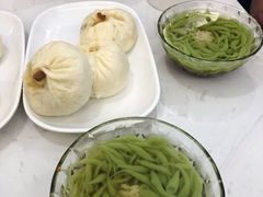 -李与白包子铺(桐梓林店)