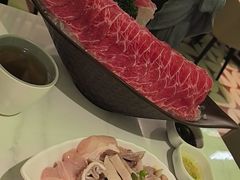 -洪氏嗨捞·广东猪肚鸡·椰子鸡火锅(西咸万象城店)