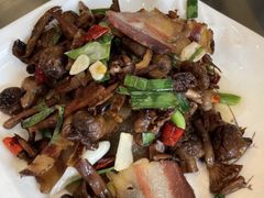 -石磨豆花家常菜·牦牛排土火锅