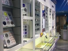 -提一眼镜·蔡司·依视路(小寨店)