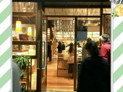 -猫的天空之城概念书店(杭州南宋御街店)