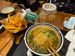 -云阿蛮云南生烫牛肉米线(奉贤路店)