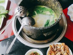 -南渝食府.墨脱石锅松茸鸡