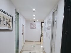 -瑞尔齿科(东方广场诊所)
