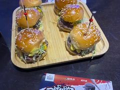 迷你汉堡-CAGES凯吉思西餐厅运动乐园(静安店)