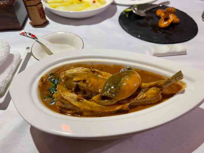 梅府家宴(建业里店)-"起手的咸菜肉丝面用得是卷子面;门腔既非酒.
