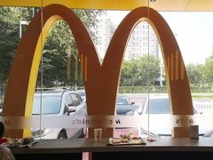 -麦当劳(滨河路DT店)
