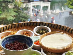 -包整·丝娃娃(一览甲秀楼风景店)