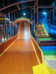 -兔子坡亲子儿童乐园(东方商厦店)