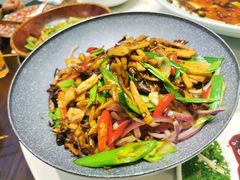 -关里关外·鱼头泡饼(唐冶绿地汇店)