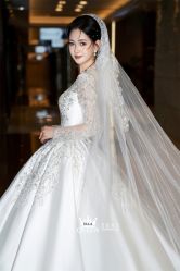 点击看大图 -艾拉·女王婚纱礼服馆