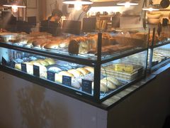 面包甜点陈列柜-仙峰天然面包(迎宾路店)