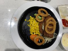 -汤姆家的牛排意面披萨(新城市广场店)