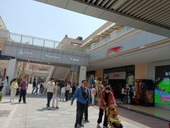 -百联奥特莱斯广场(武汉盘龙店)