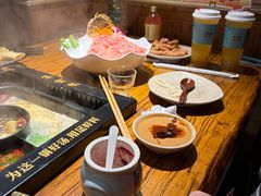 -老牌坊云南鱼豆花火锅(爱建店)