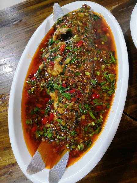 尤其是霍香软烧鱼,好吃."-大众点评移动版