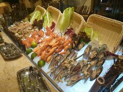 -大中华希尔顿酒店-念自助餐·嗨啤·小龙虾