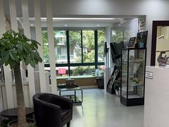 -爱贝口腔·牙周诊疗·种植修复中心