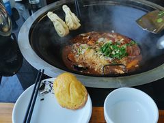 清江鱼锅-小媳妇铁锅炖鱼(世博园店)