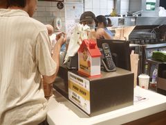 -麦当劳(上海虹桥站30B检票口楼上)