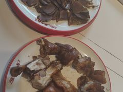 -老鼎万春卤菜(五代传承创始老店)