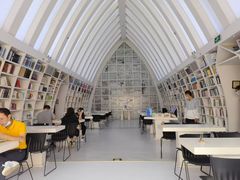 -钟书阁(松江泰晤士小镇店)