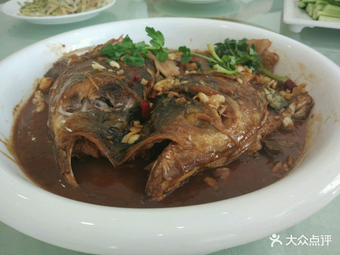 小河鱼饭店-鱼头-菜-鱼头图片-海城市美食-大众点评网