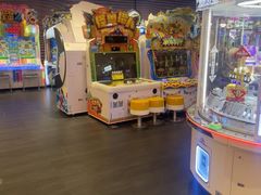 -反斗乐园π·电玩·高空拓展·蹦床(龙华天虹店)